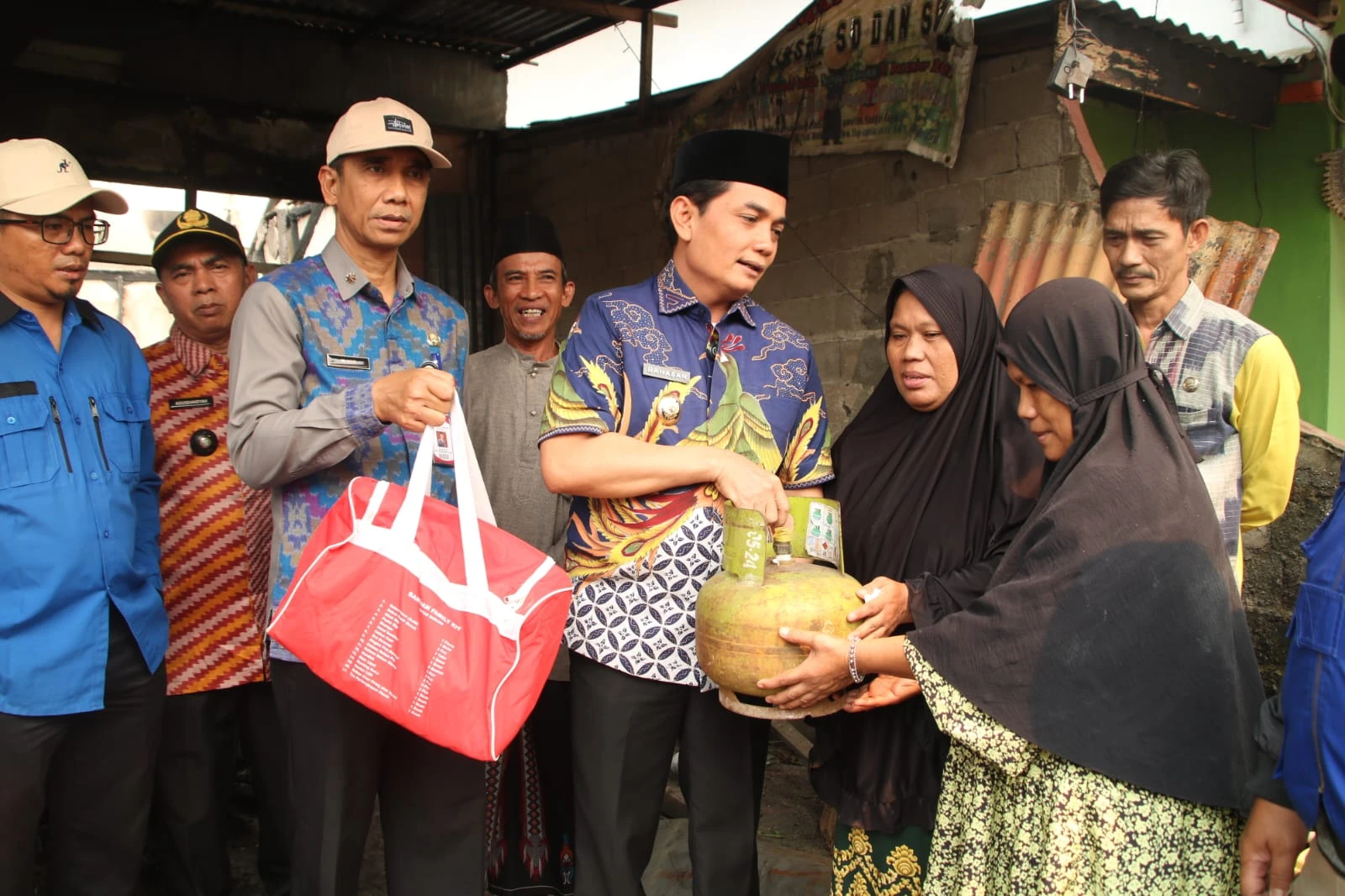 Rumah Terbakar di Jeruju II, Nur’Aini Berterima Kasih atas Bantuan Pemkot Pontianak